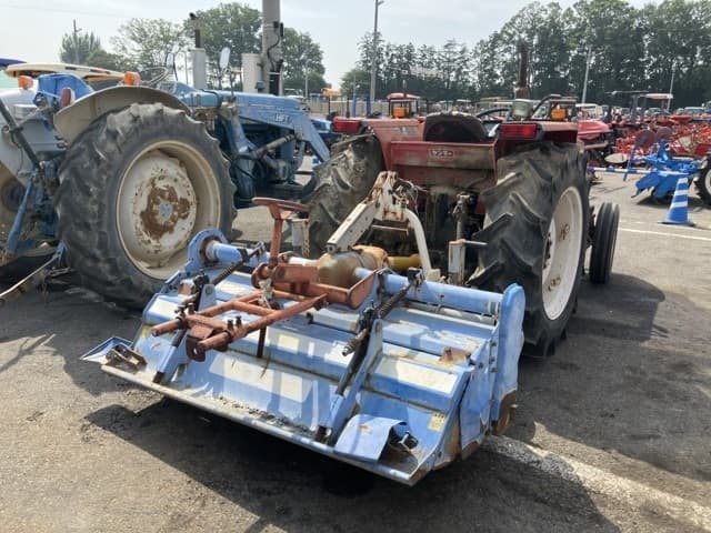 Tractor — Auction (lot 8458-2003)