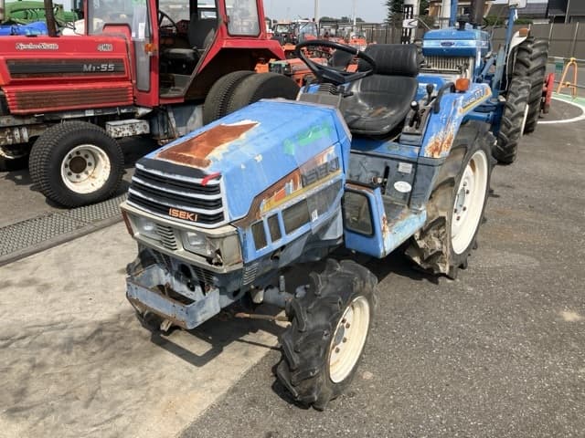 Tractor — Auction (lot 8458-2004)