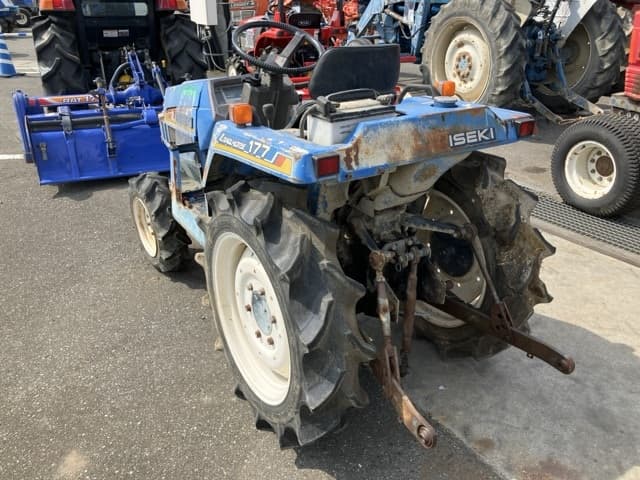 Tractor — Auction (lot 8458-2004)