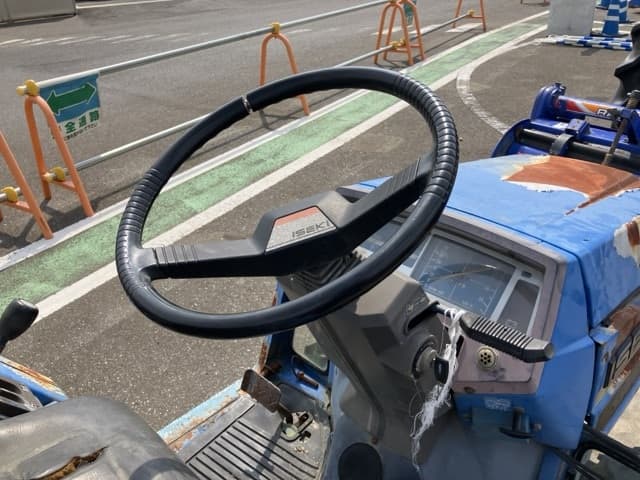 Tractor — Auction (lot 8458-2004)