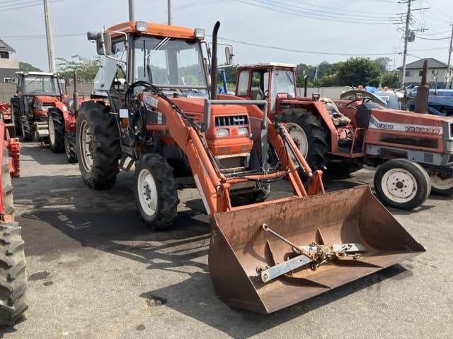 Tractor — Auction (lot 8458-2007)