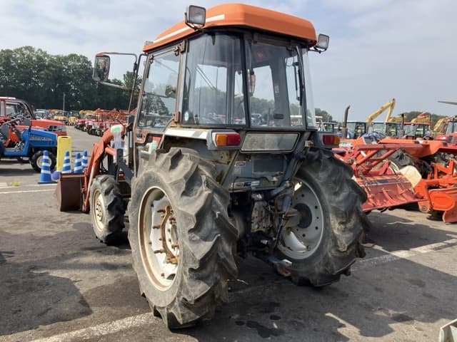 Tractor — Auction (lot 8458-2007)