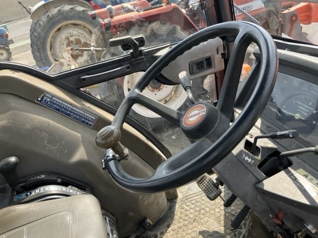 Tractor — Auction (lot 8458-2007)