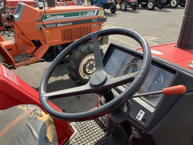 Tractor — Auction (lot 8458-2009)