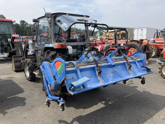 Tractor — Auction (lot 8458-2011)