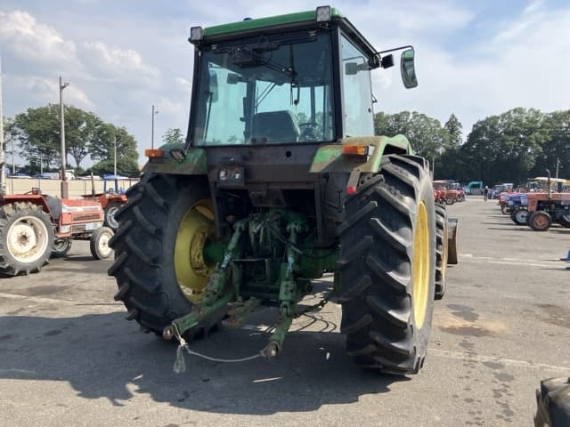 Tractor — Auction (lot 8458-2012)