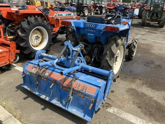 Tractor — Auction (lot 8458-2013)