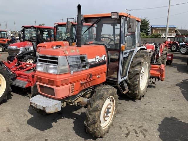 Tractor — Auction (lot 8458-2015)