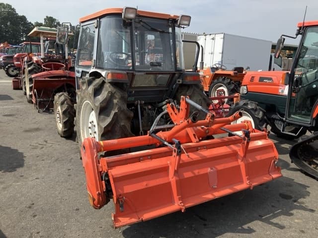 Tractor — Auction (lot 8458-2015)