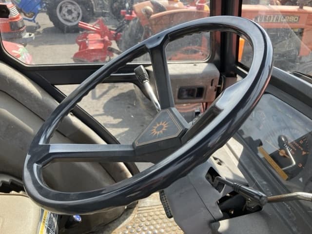 Tractor — Auction (lot 8458-2015)