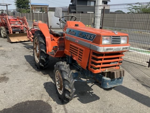 Tractor — Auction (lot 8458-2017)
