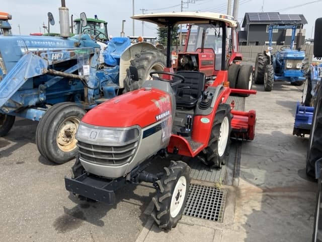 Tractor — Auction (lot 8458-2023)