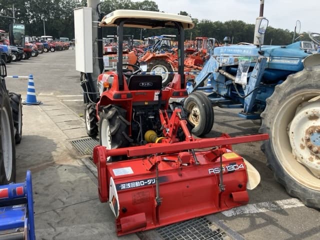 Tractor — Auction (lot 8458-2023)