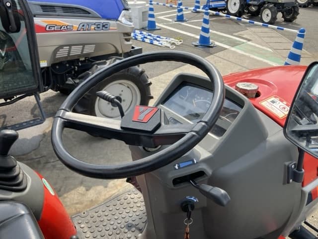 Tractor — Auction (lot 8458-2023)