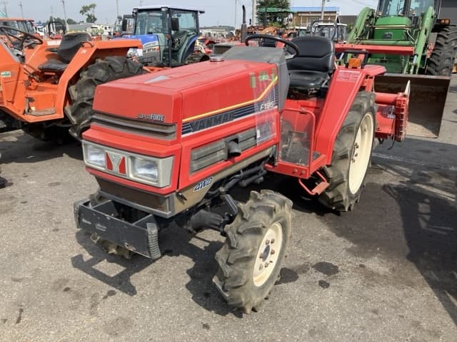 Tractor — Auction (lot 8458-2025)