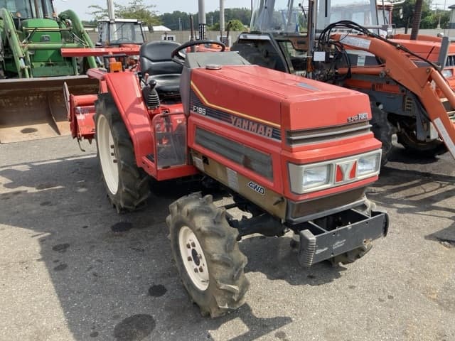 Tractor — Auction (lot 8458-2025)