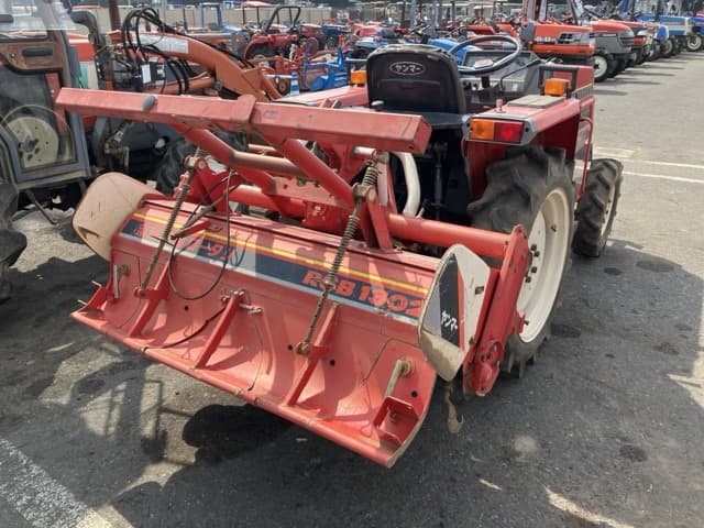 Tractor — Auction (lot 8458-2025)