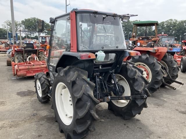 Tractor — Auction (lot 8458-2026)