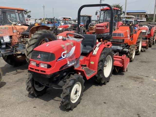 Tractor — Auction (lot 8458-2027)