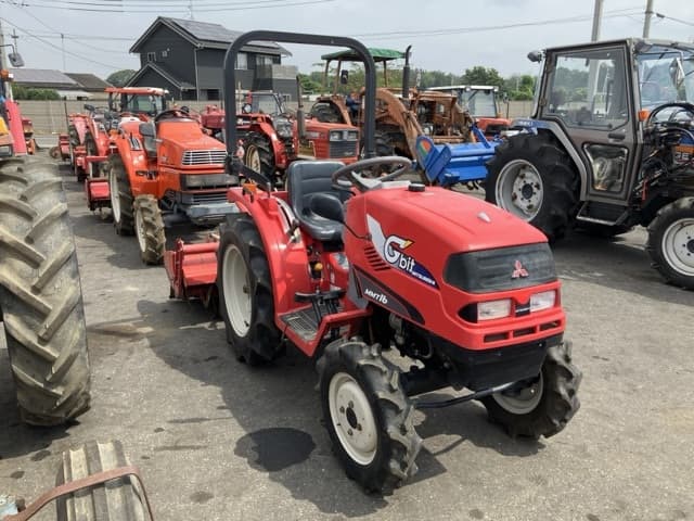 Tractor — Auction (lot 8458-2027)