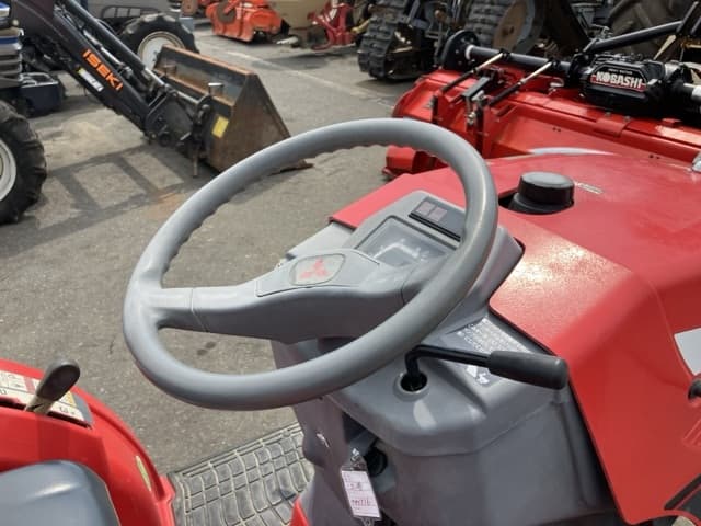 Tractor — Auction (lot 8458-2027)