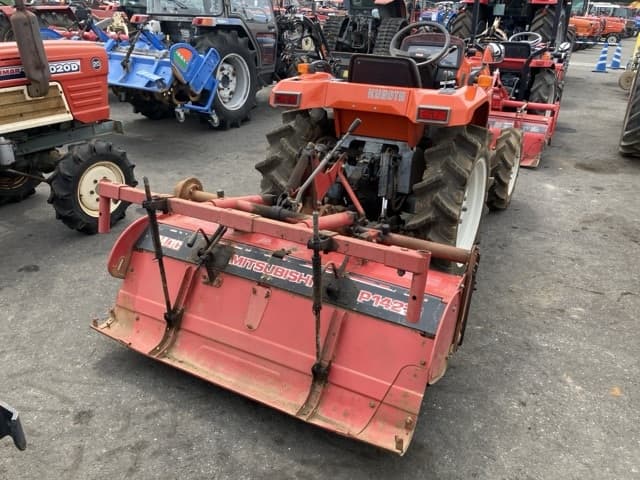 Tractor — Auction (lot 8458-2028)