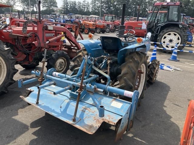 Tractor — Auction (lot 8458-2029)