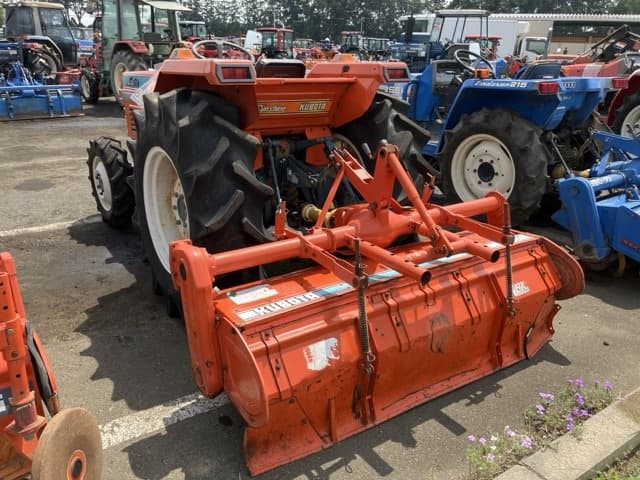 Tractor — Auction (lot 8458-2031)