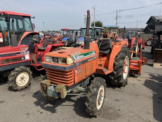 Tractor — Auction (lot 8458-2033)