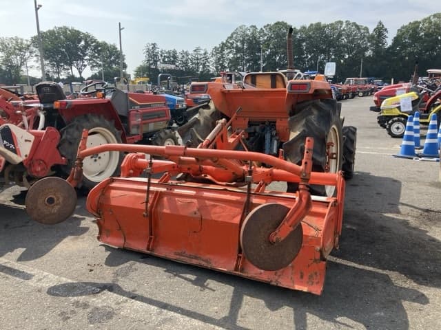 Tractor — Auction (lot 8458-2033)