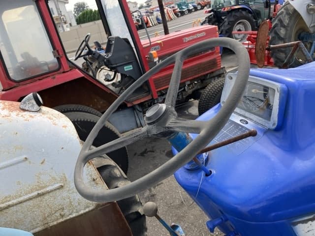 Tractor — Auction (lot 8458-2038)