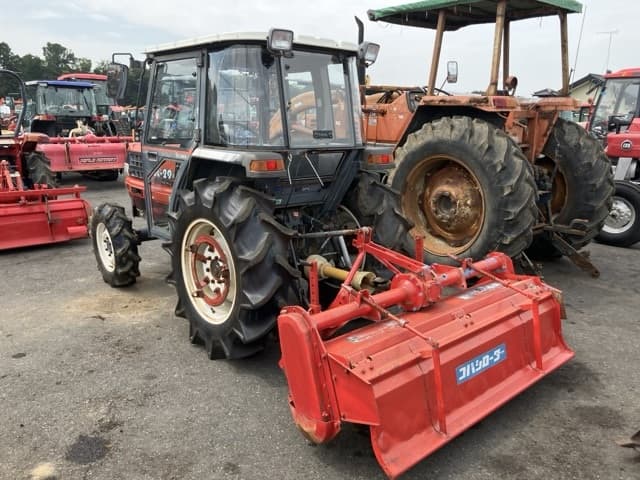 Tractor — Auction (lot 8458-2039)