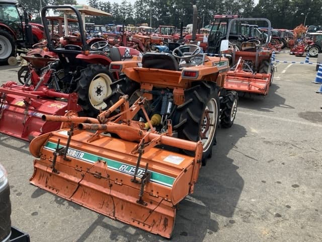 Tractor — Auction (lot 8458-2042)