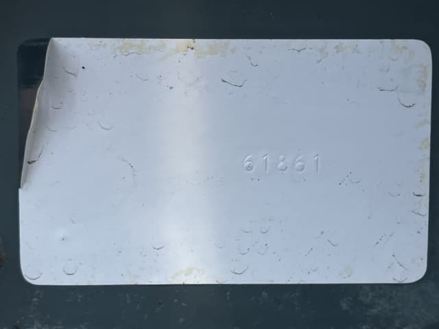 Tractor — Auction (lot 8458-2042)