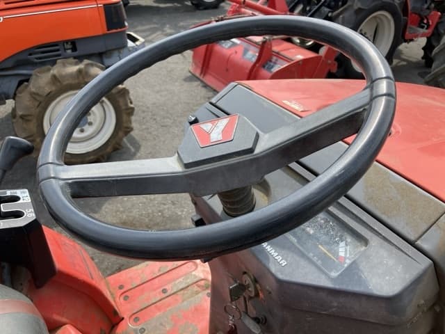 Tractor — Auction (lot 8458-2048)
