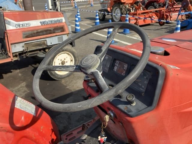 Tractor — Auction (lot 8458-2049)