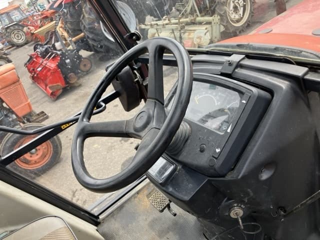 Tractor — Auction (lot 8458-2052)