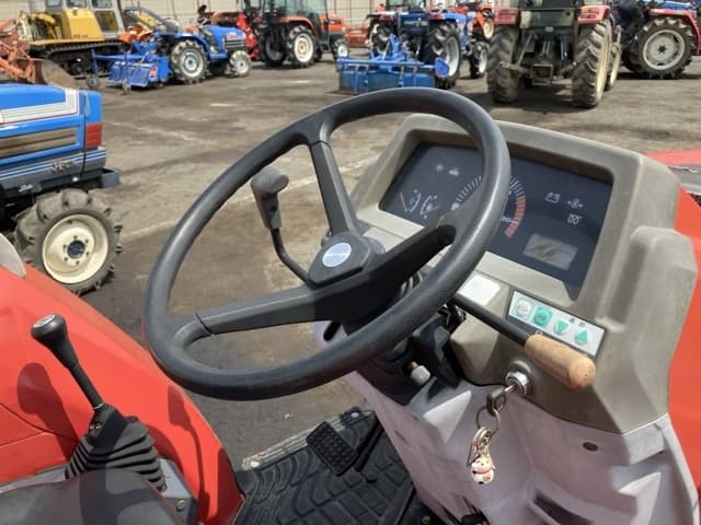 Tractor — Auction (lot 8458-2053)