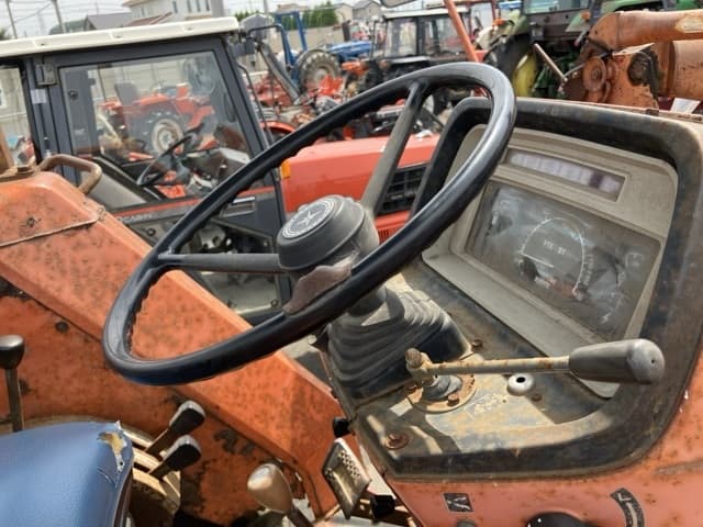 Tractor — Auction (lot 8458-2060)