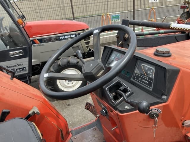 Tractor — Auction (lot 8458-2061)