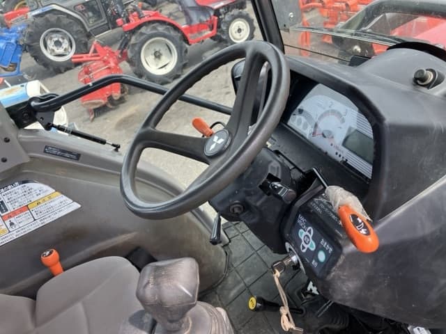 Tractor — Auction (lot 8458-2069)