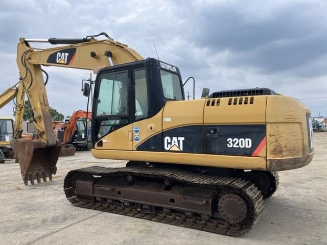 EXCAVATOR — Auction (lot 8458-207)