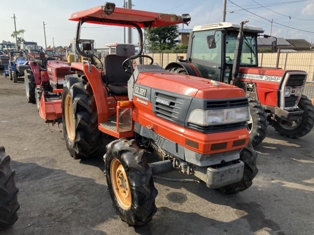 Tractor — Auction (lot 8458-2072)