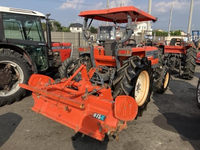 Tractor — Auction (lot 8458-2072)