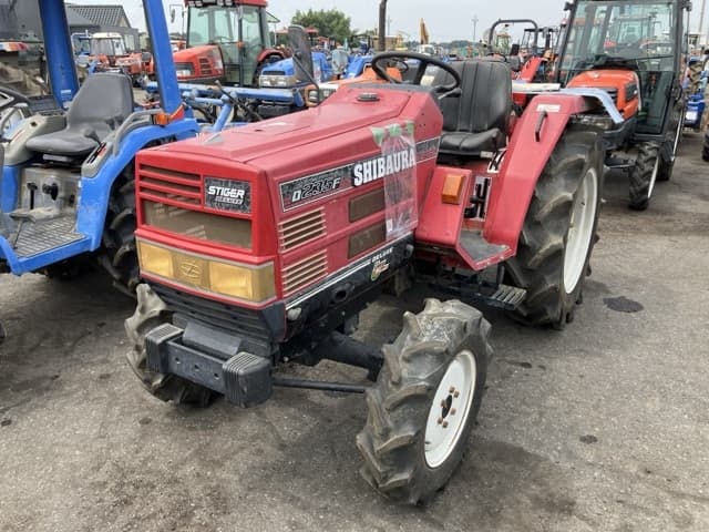 Tractor — Auction (lot 8458-2073)