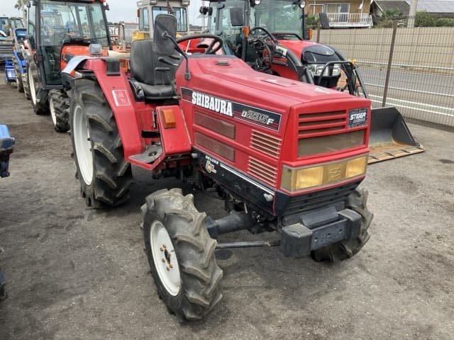 Tractor — Auction (lot 8458-2073)