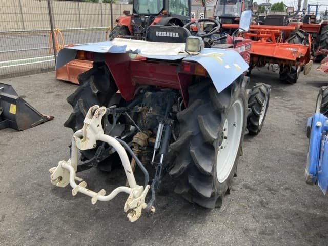 Tractor — Auction (lot 8458-2073)