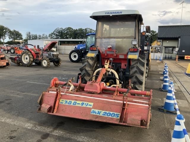 Tractor — Auction (lot 8458-2077)