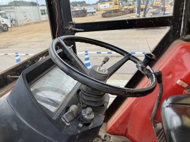 Tractor — Auction (lot 8458-2077)
