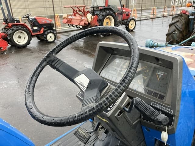 Tractor — Auction (lot 8458-2080)